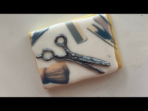 How to Create a Multilayered Cookie Design with Metallics, Edible Images & Piping