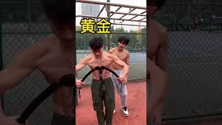 铁臂阿坤（低卡美食） 活肌肉带人挑战200kg臂力器！ #健身好物推荐官 #腹肌 #健身 #shorts