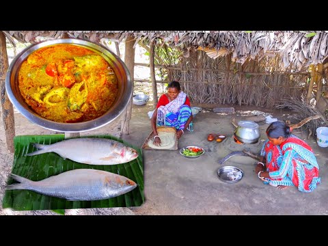 HILSHA FISH CURRY cooking in steamed rice by santali tribe women