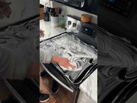 How to NOT Clean a Glass Stove Top 😱 #cleaninghacks #tiktokfails