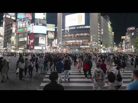 渋谷スクランブル交差点付近ライブ配信　iPhone 16pro 手持ち　Live streaming near the Shibuya Scramble intersection iPhone 16p