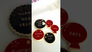 #newyearcookies #sugarcookies #fondantcookies #thebakeverse #newyear2025 #2025 #cookies #ytshorts