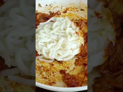 Stir Fried Kimchi Udon Recipe