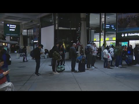 Traffic and weather delays frustrating holiday travelers at San Diego International Airport