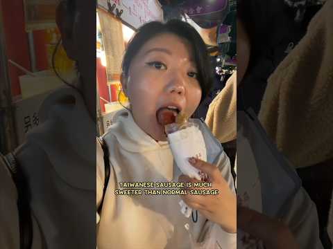 Everything I ate at the largest night market in Taipei 🌭