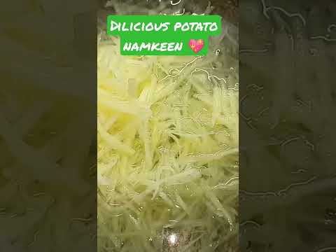 #shorts //Dilicious potato namkeen, yummy #newyoutubeshort #ytshort