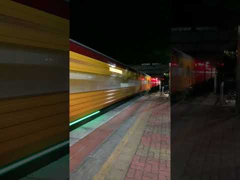 12951-Mumbai Central New Delhi Tejas Rajdhani Express At Full Speed Skips Dahanu Road #shorts