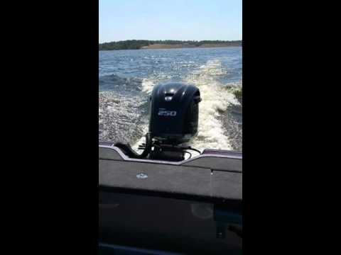 Yamaha 250 XA SHO. Skeeter WX-2060.