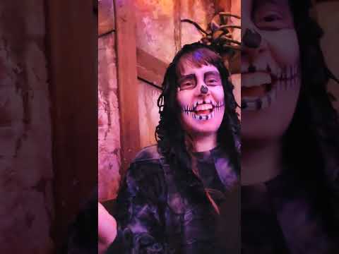 Scream Break at Six Flags Magic Mountain! Haunted Happy Hour and CONDAMNED House Party maze #haunt