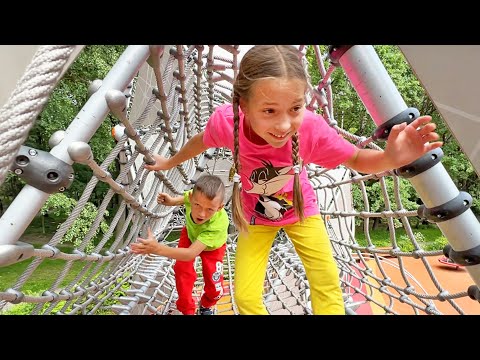 A new Challenge for Sofia and Max at the kids amusement park