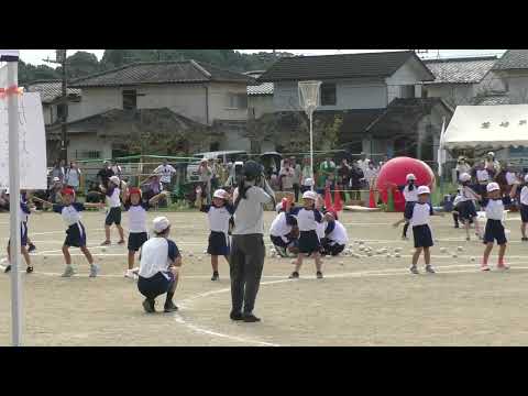 運動会の玉入れ競争(小学校) 2023-09-30 100232