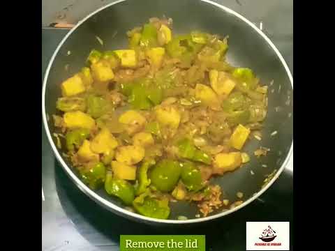 Aloo Shimla Mirch Recipe #shorts #youtubeshorts