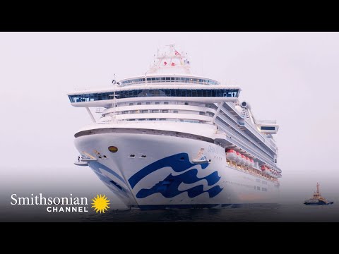 A Cruise Ship Faces a Tense Situation as it Docks into Port 💎👸 Mighty Cruise Ships | Smithsonian