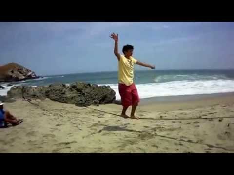 Slacklining in Punta Negra