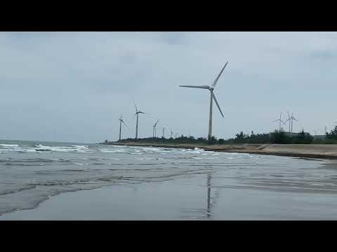 白沙屯廣闊海灘聽海的聲音 Listen to the sound of the sea on the vast beach of Baishatun