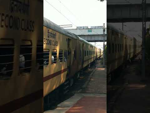 14708-Ranakpur Express At Full Speed Skip Dahanu Road #dahanuroad #shorts #indiantrainspeed