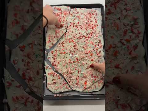 Christmas Chocolate Bark ❤️🤍