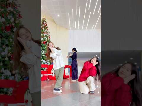 Underneath the Tree | Kelly Clarkson #layla #shorts #dance #christmas #hust #trending #fyp #students