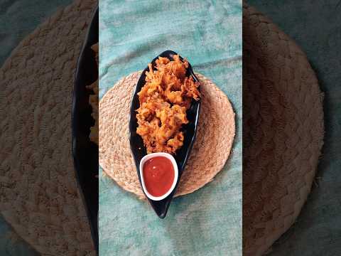 Crispy Pyaz ke Pakode | प्याज़ के पकौड़े #shorts #pakode #recipe #viral