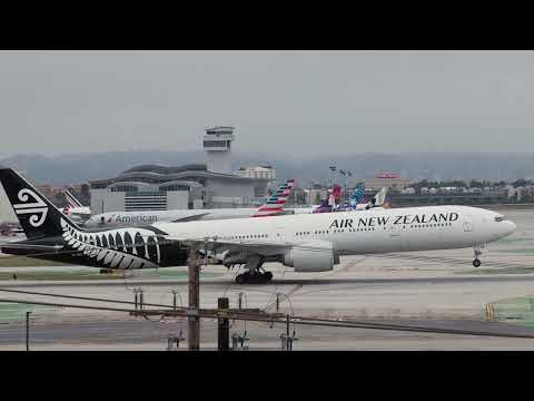 Air New Zealand Boeing 777-300ER landing at LAX from opposite direction