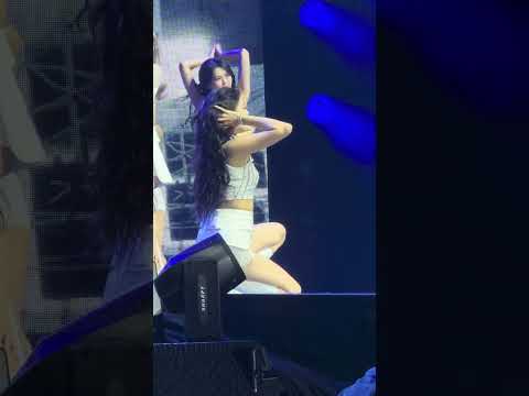 YUJIN 유진 Fancam IVE (아이브) Los Angeles 'Blue Blood'