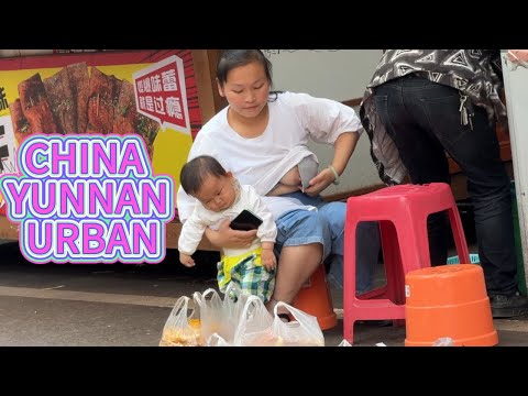 Rural women in yunnan China have to bear the burden of life in order to sell vegetables #vlog