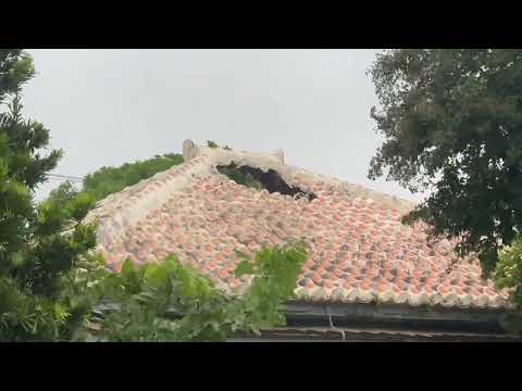 台風3号：石垣市内では民家の屋根に被害も