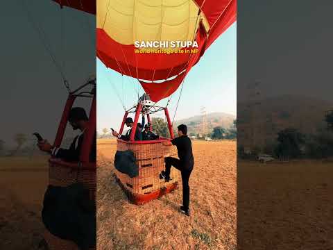 Air balloon above sanchi stupa world heritage of MP🎈#mp#airballoon#adventure#sanchistupa#army