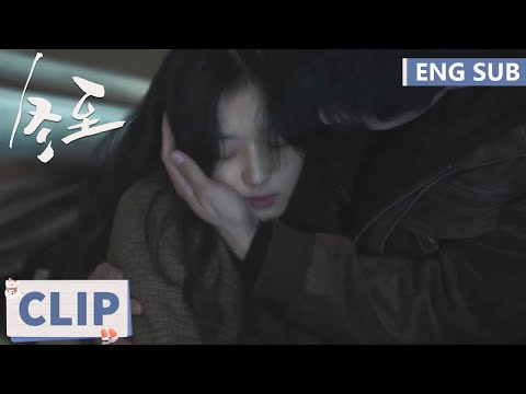 EP09 Clip | Jiang Chengyi arrives just in time to subdue Lu Yan's attacker | Love Song in Winter