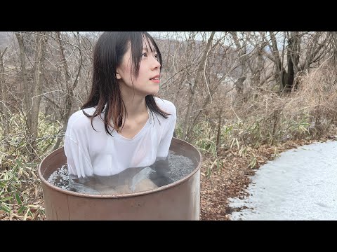 Take a bath in a drum can, Camping in the snow, Japanese camping girl