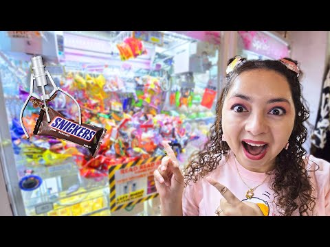 Wow! So MINI foods in the claw machine!