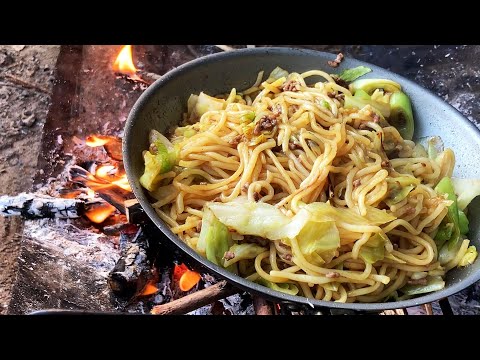 【ふたりキャンプ】焚火で焼きそば