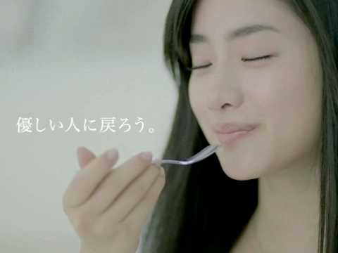 (石原さとみ)Ishihara Satomi in 2009.02 Glico 牧場しぼり WebCM 15s Vol.3