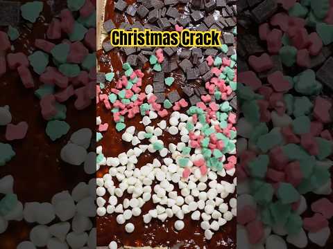 I tried making Christmas crack @cooklikelauren #dessert #easyrecipe #quickrecipe #christmas