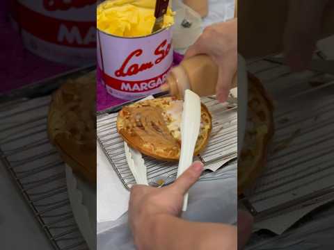 How to make Hong Kong Street Food - Egg Waffle / Grid Cake 如何製作香港街頭小食 格仔餅 #hongkong #streetfood