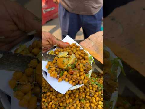 This Man Selling Mouth Watering Chana Chaat Masala #shorts #streetfood #chanachaat