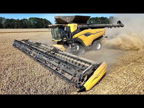 Is the New Holland CR11 combine harvester a future world record breaker? FIRST IMPRESSION