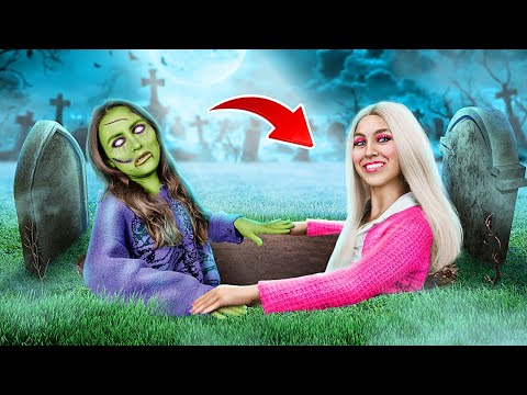 ZOMBIE Becomes Barbie for Halloween! 🧟‍♀️ *Crazy Barbie Makeover* La La Life Emoji