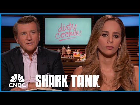 Robert Herjavec Spots Flaws in Business Model | Shark Tank In 5