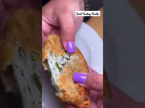 SPINACH & CHEESE EMPANADA 🧀