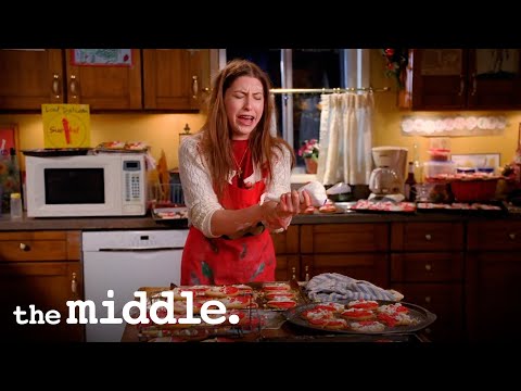 Sue Makes 1,200 Cookies for the Church | The Middle