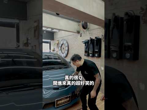 獨一無二的車標！笑到翻掉～友善提醒每台車要驗車都要有車標喔，基本上用畫的應該也可以⋯