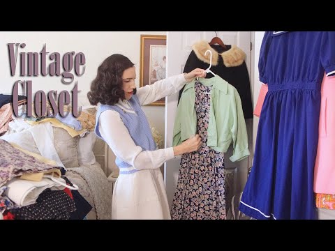 Organizing My Vintage Closet For Fall 2022 | Carolina Pinglo