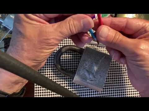 #2877 Russian Reindeer padlock 😅