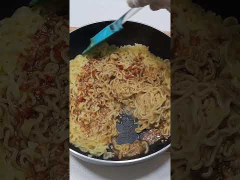 Best Way To Make Instant Cheesy Noodles #noodles #eating #foodie #shorts #noodle