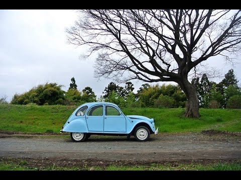 シトロエン2cvに　乗って　ドライブ