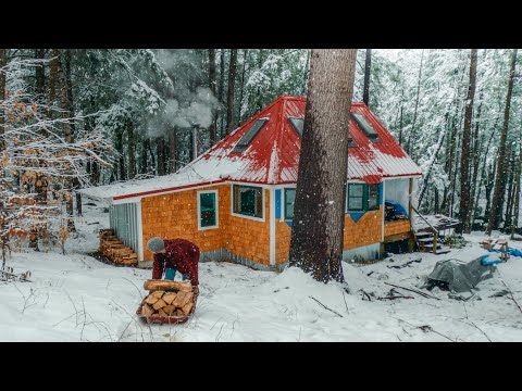 Winter Life at Secluded Off-Grid Cabin