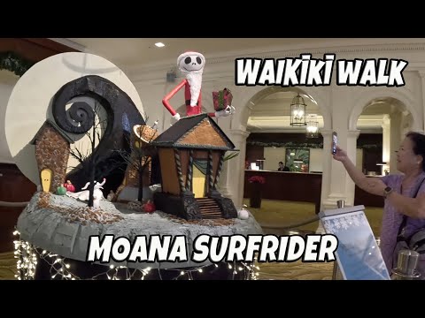 Waikiki Walk | Almost Christmas in Hawaii | Moana Surfrider Gingerbread Display | December 19, 2024