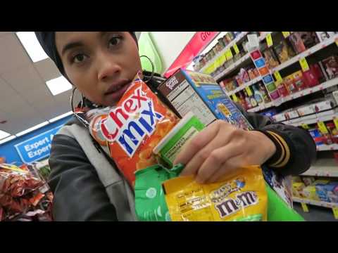 Yuna Spring 2016 U.S Tour Vlog - What's in my bag?