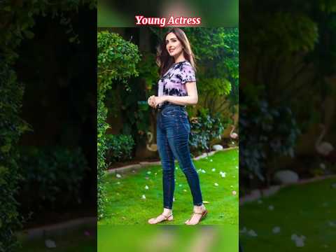 Young Pakistani actress #durefishan #aimankhan #minalkhan #ayezakhan